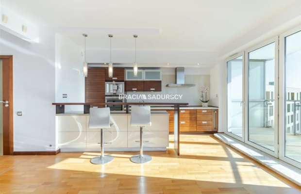 Bronowice Salwator Tower 13 piętro widok balkon