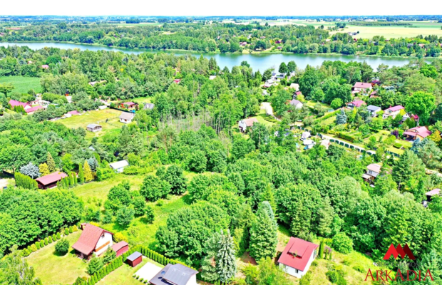 Działka na sprzedaż niedaleko jeziora!