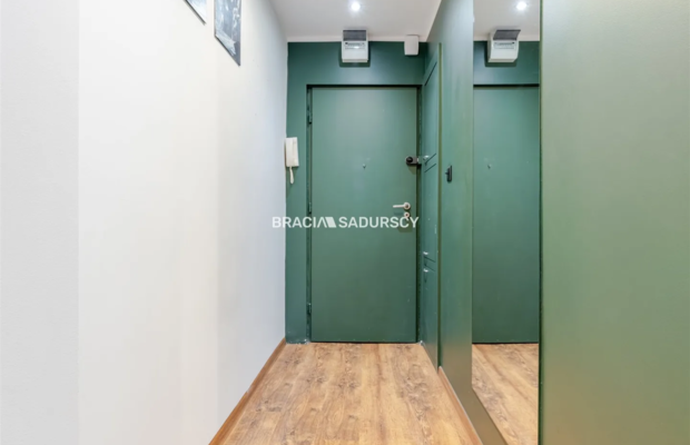 Do wynajęcia nowoczesne mieszkanie po remoncie - 38 m² | os. Strusia, Kraków Nowa Huta   
 
Cena najmu: 2 500 zł | 2 pokoje | P