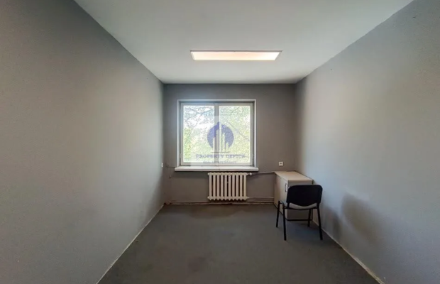 Włochy: lokal biurowy 15,30 m2 do wynajęcia