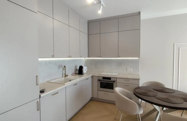DO WYNAJĘCIA 3 pokoje balkon, klima PIERWSZY NAJEM