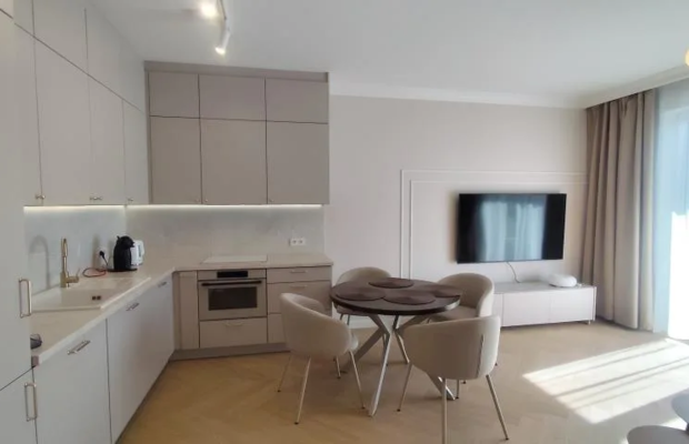 DO WYNAJĘCIA 3 pokoje balkon, klima PIERWSZY NAJEM