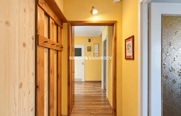 3 pokoje, 56 m², balkon, osobna kuchnia