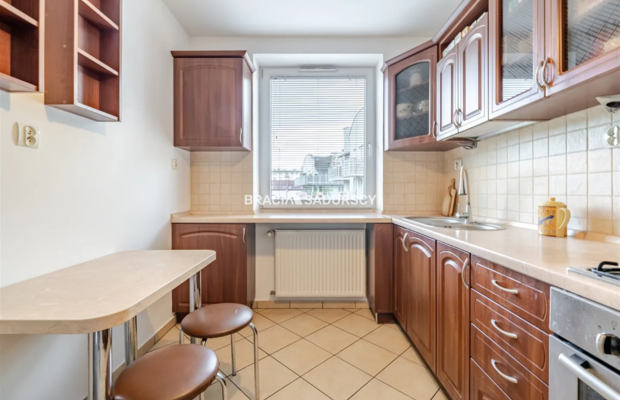 2 piętro, balkon, 3 pok., piwnica,zielono, parking