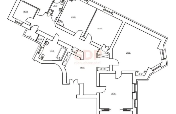 Przestronny apartament w kamienicy z windą