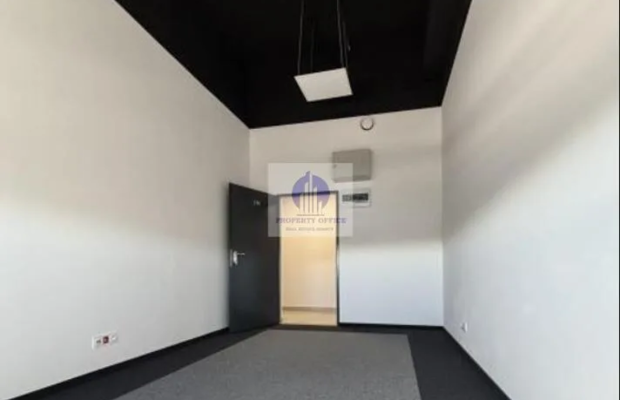 Włochy: lokal biurowy 18,70m2 do wynajęcia