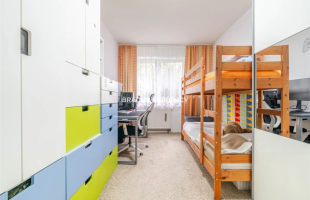 Sprzedam, duża kuchnia, 2-pok z balkonem 