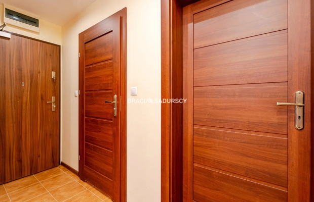 APARTAMENT Z OGRÓDKIEM  41,63 m² - GRZEGÓRZKI - TARASY WIŚLANE  

 Cena: 850 000 zł wraz z komórką lokatorską. 

 Na sprzedaż k