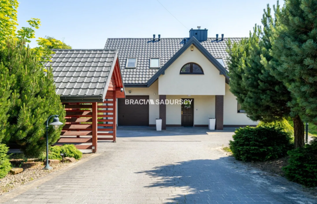 Bochnia, ul. Tadeusza Lecha - dom, wolnostojący. 