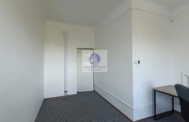 Włochy: lokal biurowy 13,70m2 do wynajęcia