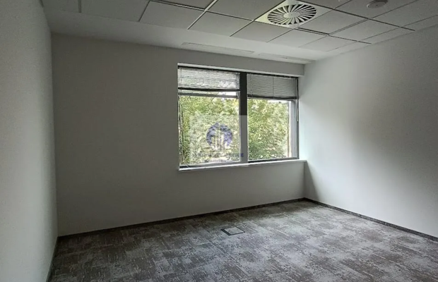 Mokotów: lokal biurowo-usługowy 266 m2 do wynajęcia