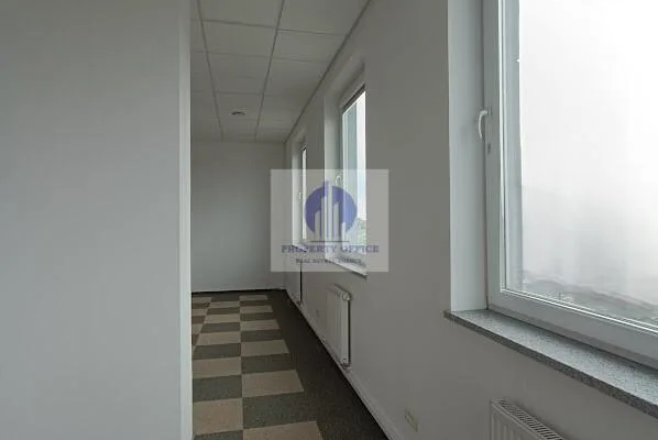Warszawa Włochy: lokal biurowy 77,84 m2 do wynajęcia