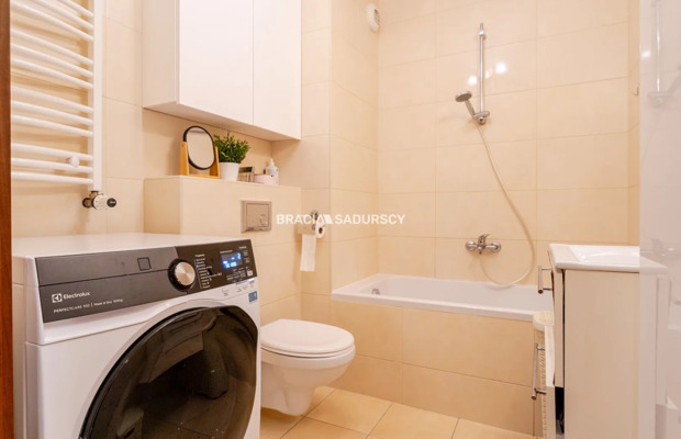 APARTAMENT Z OGRÓDKIEM  41,63 m² - GRZEGÓRZKI - TARASY WIŚLANE  

 Cena: 850 000 zł wraz z komórką lokatorską. 

 Na sprzedaż k