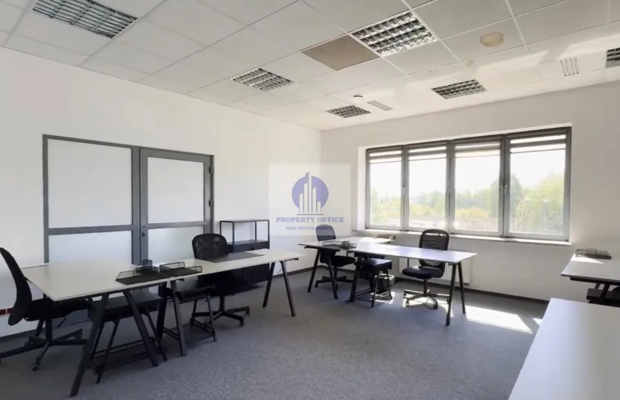 Włochy: lokal biurowy 80 m2 do wynajęcia