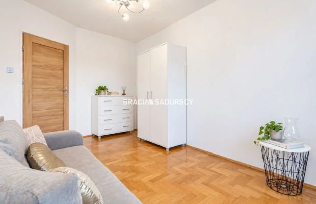 2 pok z duża kuchnią i balkonem ul. Szuwarowa