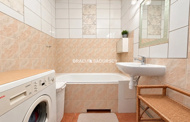 3 pokoje, 56 m², balkon, osobna kuchnia