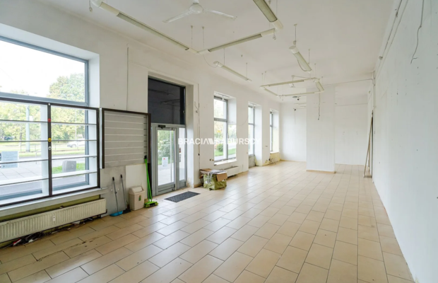 Lokal usługowo-handlowy ok. 150m2 – duża witryna