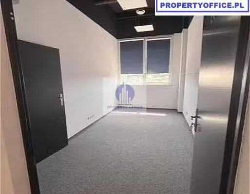 Włochy: lokal biurowy 37,40m2 do wynajęcia