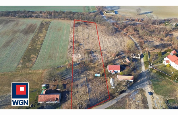 Popęszyce, grunt o powierzchni 8000 m2, cena 125 0000 zł, sprzedam.  
  
Na sprzedaż atrakcyjna działka o powierzchni 8000 m2, 
