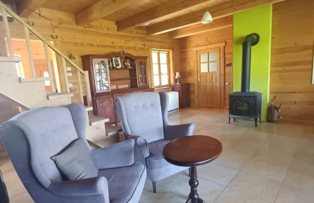 Drewniany dom premium nad stawem | 1 ha | Sauna |