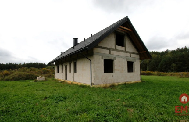 Dom w otoczeniu lasu | działka 2400 m²