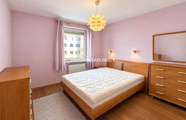 Sprzedam 2 pokojowe mieszkanie 45 m2, Okulickiego