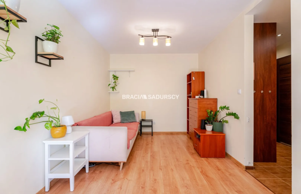 APARTAMENT Z OGRÓDKIEM  41,63 m² - GRZEGÓRZKI - TARASY WIŚLANE  

 Cena: 850 000 zł wraz z komórką lokatorską. 

 Na sprzedaż k