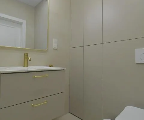 DO WYNAJĘCIA 3 pokoje balkon, klima PIERWSZY NAJEM