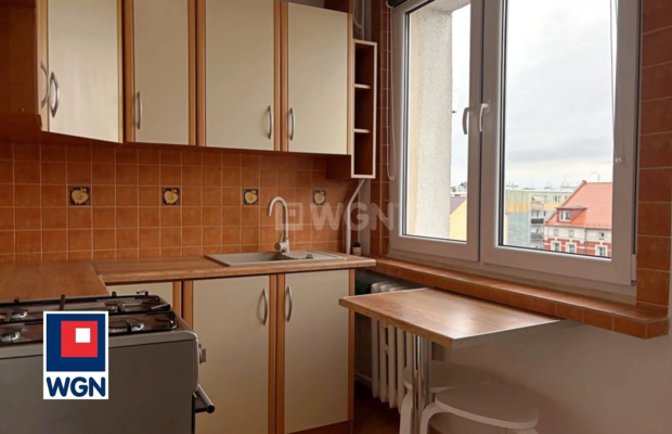 Nowa Sól, mieszkanie 2 pokoje, 36 m2, wynajmę, odstępne 1 500 zł.  
  
MIESZKANIE DOSTĘPNE NA POCZĄTKU PAŹDZIERNIKA.  
  
Oferu