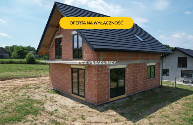 Dom w Brzezince, gm Brzeźnica