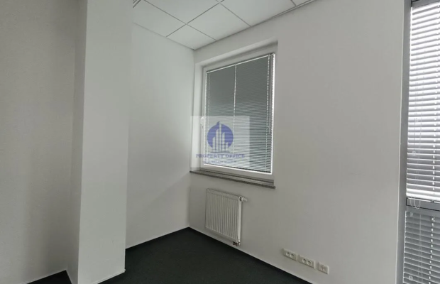 Włochy: lokal biurowy 102,25m2 do wynajęcia