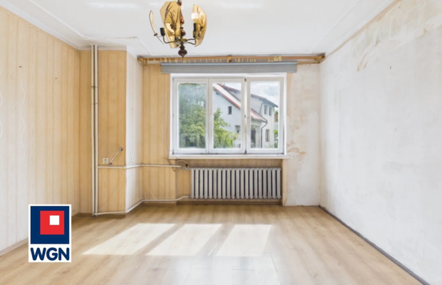 Nowe Miasteczko, dom, 6 pokoi, 190 m2, sprzedam, 650 000 zł.  
  
Na sprzedaż wolnostojący dom o powierzchni ok. 190 m2, położo