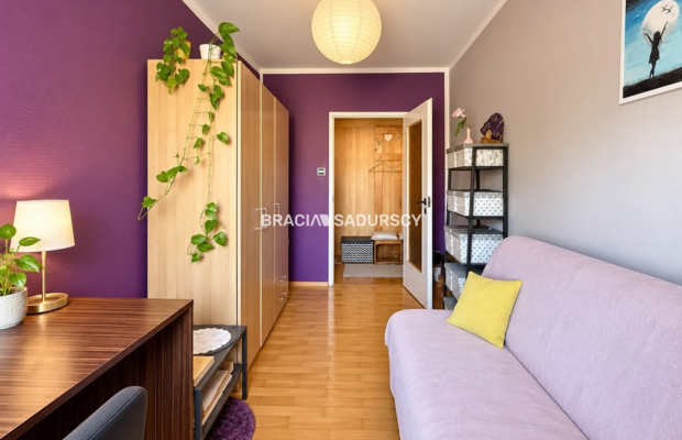 3 pokoje, 56 m², balkon, osobna kuchnia