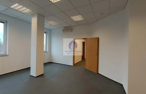 Włochy: lokal biurowy 102,25m2 do wynajęcia