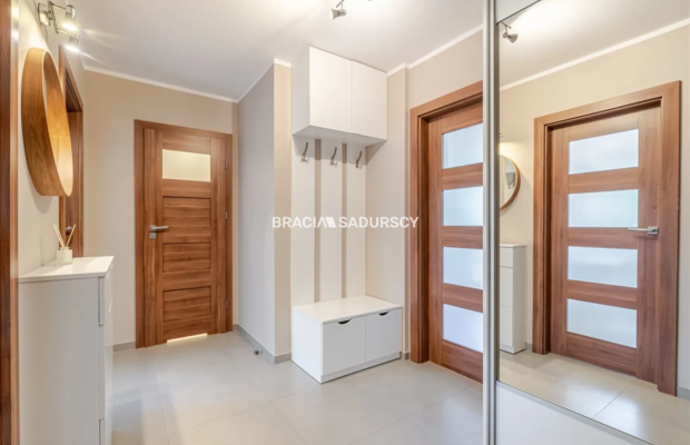 2 POKOJE | 52 m² | BALKON | OSOBNA KUCHNIA |