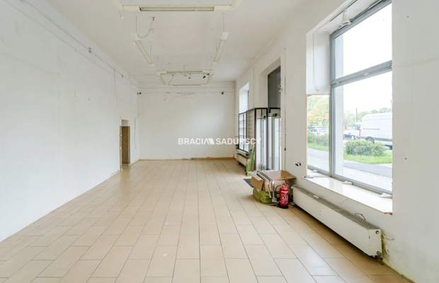 Lokal usługowo-handlowy ok. 150m2 – duża witryna
