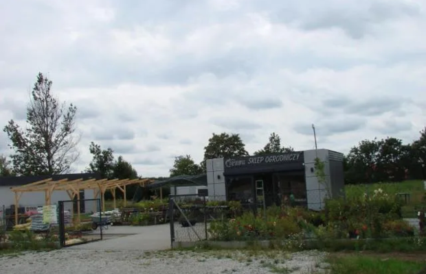 Pawilion ussługowy - działka 1645 m2
