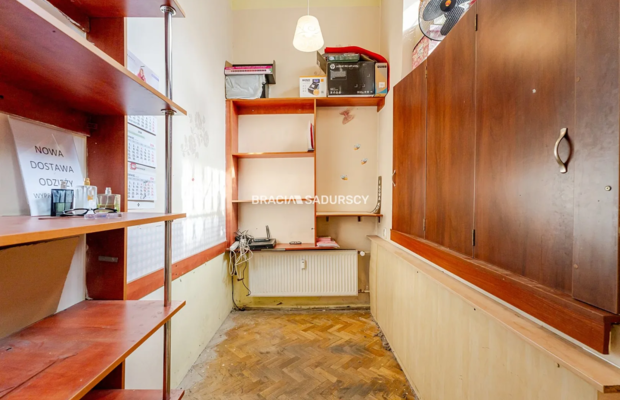 Lokal usługowo-handlowy ok. 150m2 – duża witryna