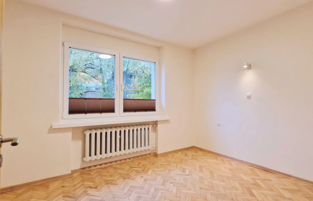 Julianów - dom o pow. 225 m2 garaż ul. Bema