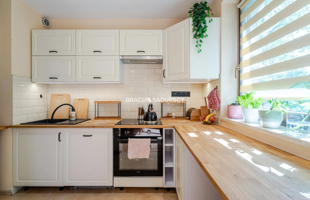 APARTAMENT Z OGRÓDKIEM  41,63 m² - GRZEGÓRZKI - TARASY WIŚLANE  

 Cena: 850 000 zł wraz z komórką lokatorską. 

 Na sprzedaż k