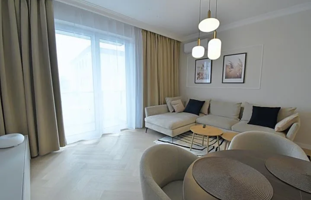 DO WYNAJĘCIA 3 pokoje balkon, klima PIERWSZY NAJEM
