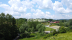 Na sprzedaż działka budowlana wielkości 1600 m2. 
Obowiązuje miejscowy plan zagospodarowania przestrzennego. 
Okolica sprzyjają