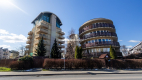 Wygodna kawalerka w apartamentowcu.