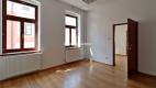 Tarnów, Stare Miasto, ul. Rybna/Wałowa. Lokal biurowo-usługowy o pow. 52,21 m 2 .  

 Lokal na 2 piętrze, narożny w ścisłym cen