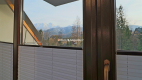 Dwupoziomowy Apartament z Widokiem na Giewont w Kościelisku   

 Oferujemy na sprzedaż przestronny, dwupoziomowy apartament z w