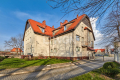 Bielawa, budynek biurowo - mieszkalny, 2306 m2, sprzedam, 1 030 000 PLN netto.  
  
Budynek biurowo-mieszkalny tuż przy Rynku. 