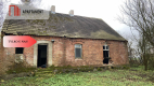 Duża działka z domem do odbudowy bądź rozbiórki