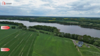 Działka budowlana nad jeziorem w spokojnej okolicy
