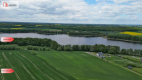 Działka budowlana nad jeziorem w spokojnej okolicy