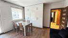 Zapraszamy do zapoznania się z ofertą tego eleganckiego mieszkania o powierzchni 53 m², które zachwyca wysokim standardem wykoń